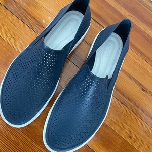 Crocs, mens, size 12